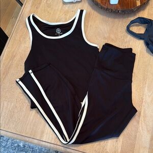 Black and White Women's Leggings Set